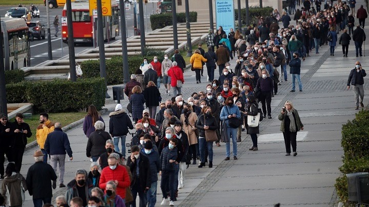 Ισπανία: Ρεκόρ κρουσμάτων με 49.823 μολύνσεις σε μία ημέρα – Οι μισές αποδίδονται στην Όμικρον