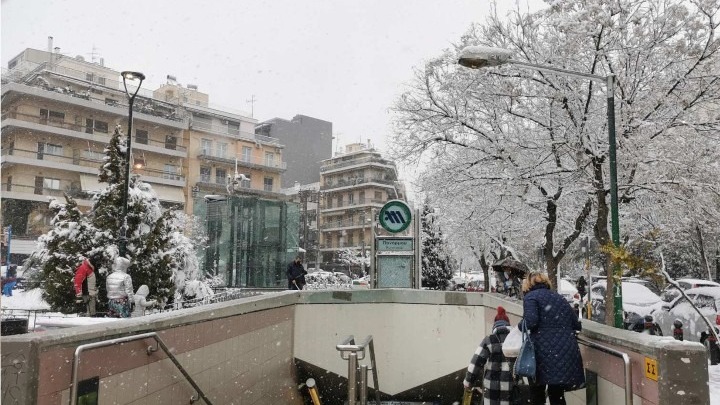 ΕΛΑΣ: Μόνο οι απολύτως αναγκαίες μετακινήσεις και αυτές μόνο με αλυσίδες