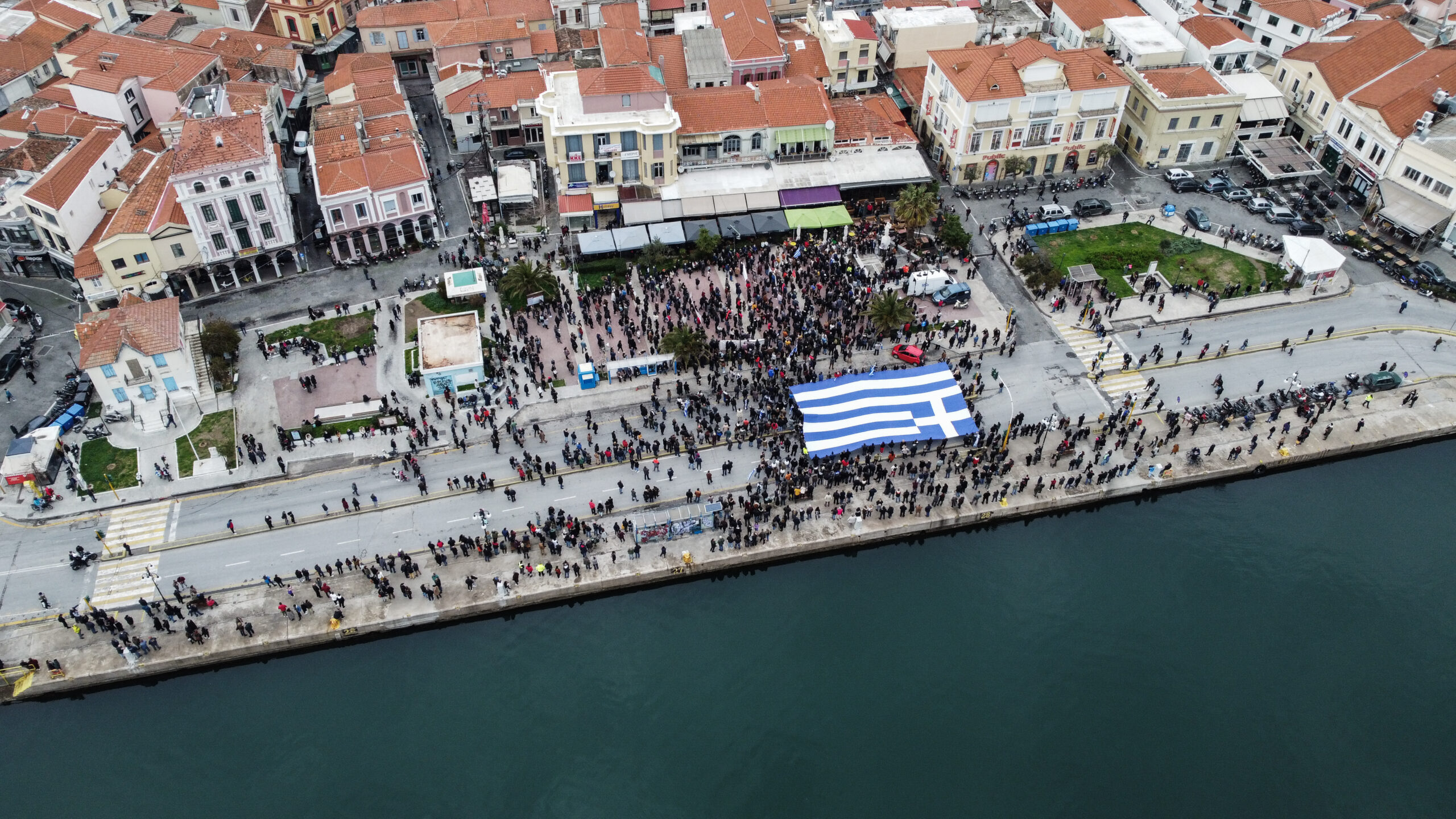 Συγκεντρώσεις σε Λέσβο και Χίο κατά των νέων δομών φιλοξενίας (pics)