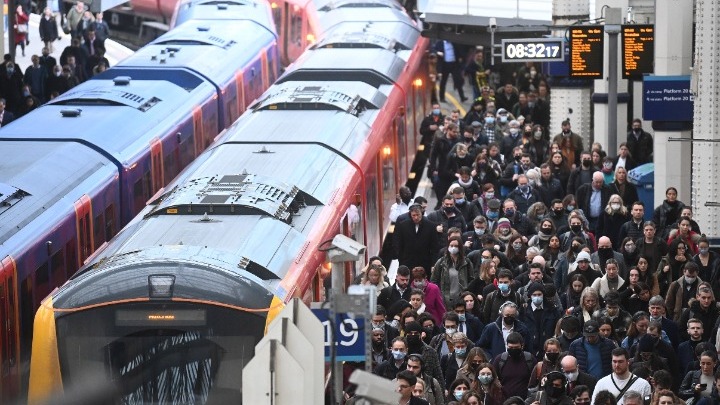 Βρετανία: 39.656 νέα κρούσματα και 164 θάνατοι