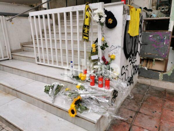 Θάνατος οπαδού: Λουλούδια και κασκόλ στο σημείο της δολοφονίας (pics)