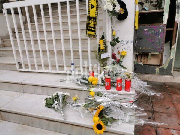 Θάνατος οπαδού: Λουλούδια και κασκόλ στο σημείο της δολοφονίας (pics)