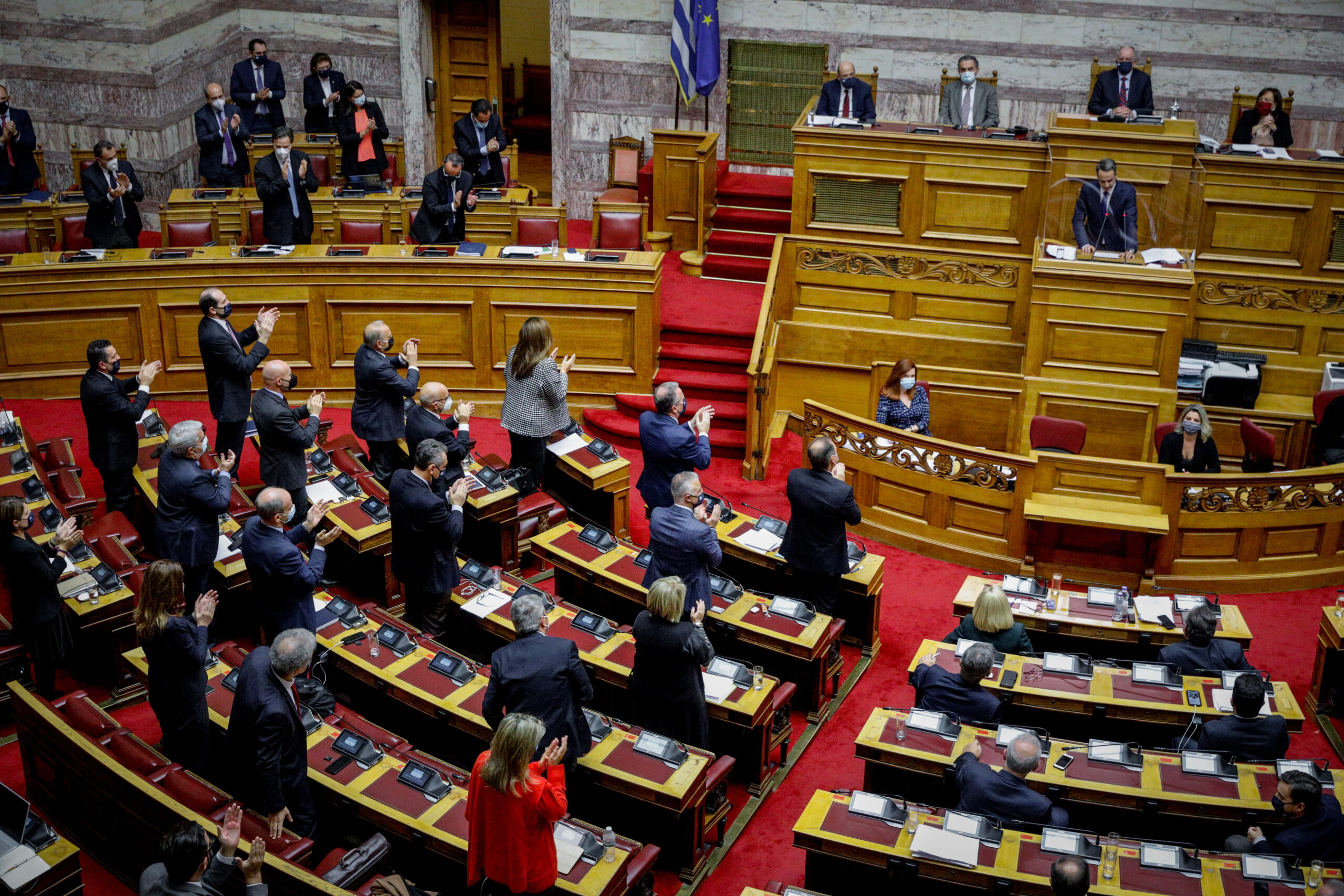 Παρασκήνια/ Σε τι αποσκοπούν οι βουλευτές των τηλεπαραθύρων;