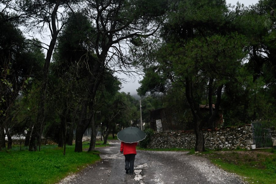 Ο καιρός αύριο 4/5: Βροχές και καταιγίδες