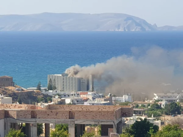 Κρήτη: Φωτιά σε ξενοδοχείο στο Ηράκλειο - Επί τόπου η πυροσβεστική