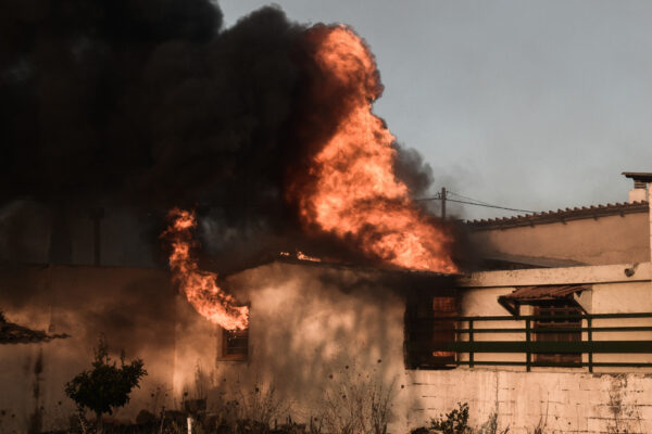 Φωτιά στην Πεντέλη: 80χρονος αυτοκτόνησε όταν το σπίτι του περικυκλώθηκε από τις φλόγες