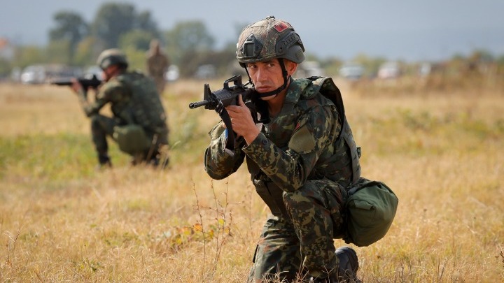 Βόρειο Κόσοβο: Διαψεύδει το υπ. Άμυνας της Σερβίας ότι σερβικός στρατός εισήλθε στο Κόσοβο