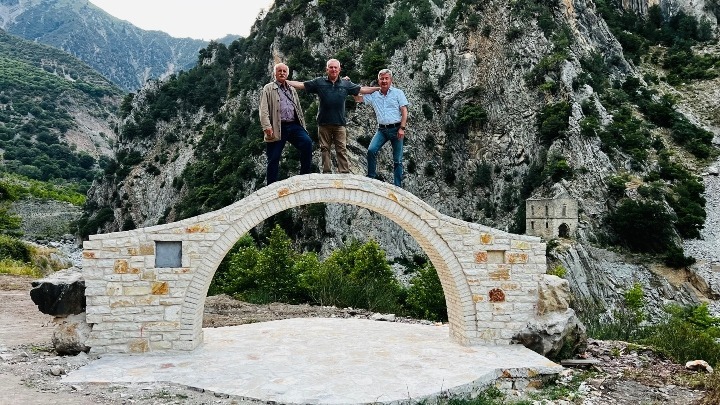 Σχοινάς και Στυλιανίδης από την Κοιλάδα Αχελώου: Να αναστηλωθεί η ιστορική Γέφυρα Κοράκου