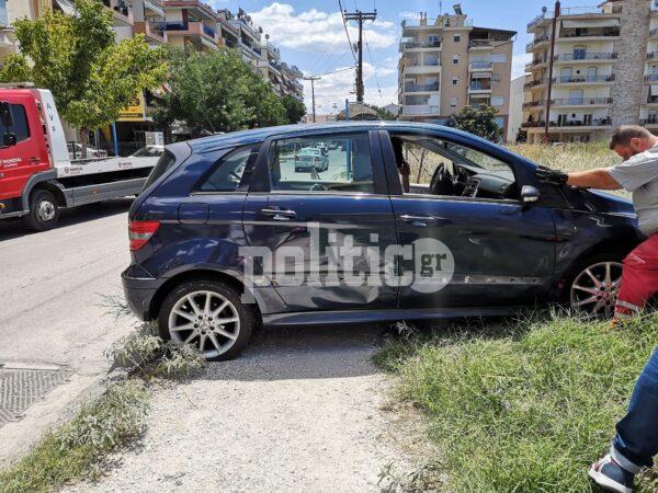Τροχαίο στην Νικόπολη: Ελαφρά τραυματισμένα τα τρία παιδιά - Δρόμος καρμανιόλα (pics)