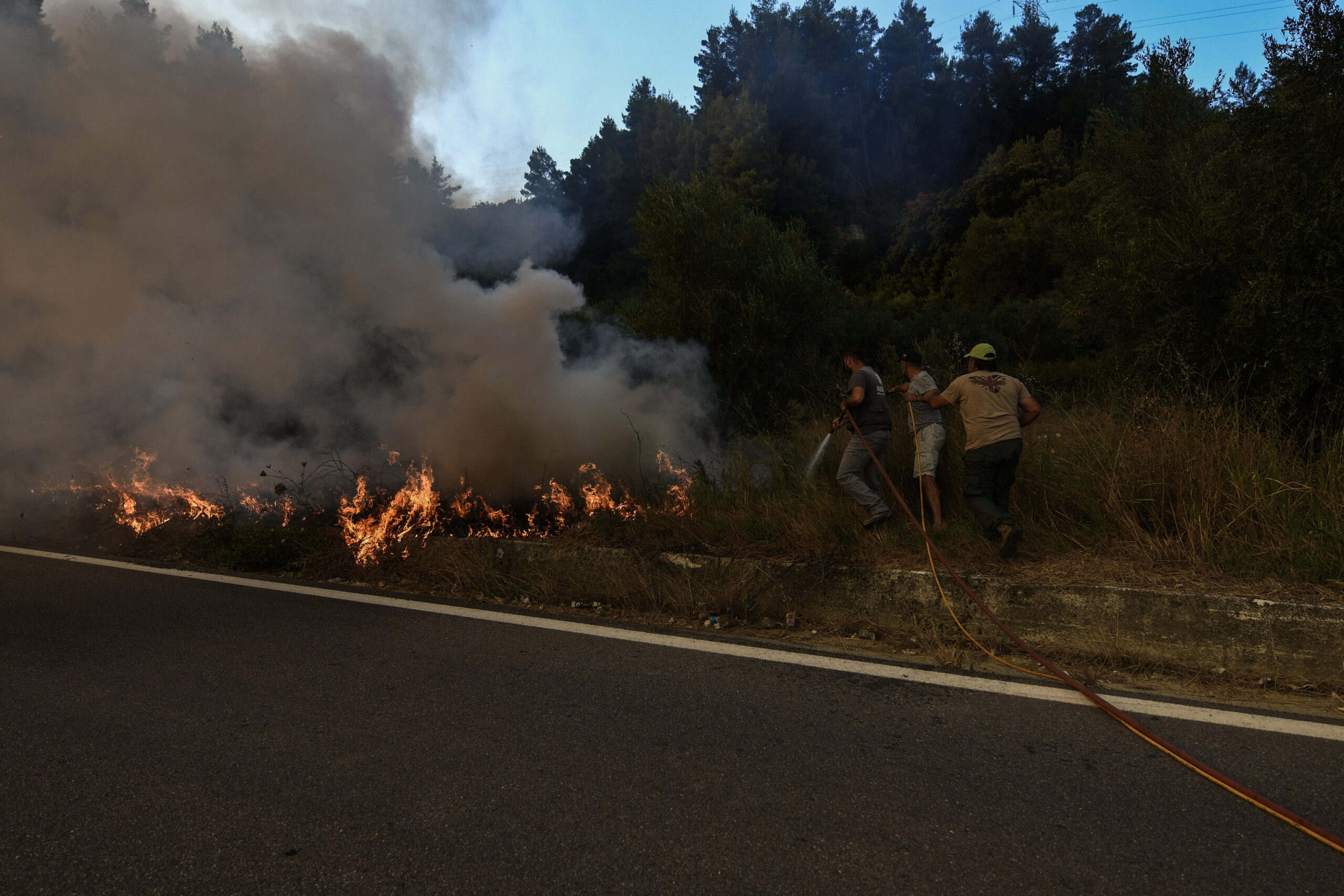 Πάτρα: Οροθετήθηκε η πυρκαγιά στο Κυπαρίσσι Ερυμάνθου