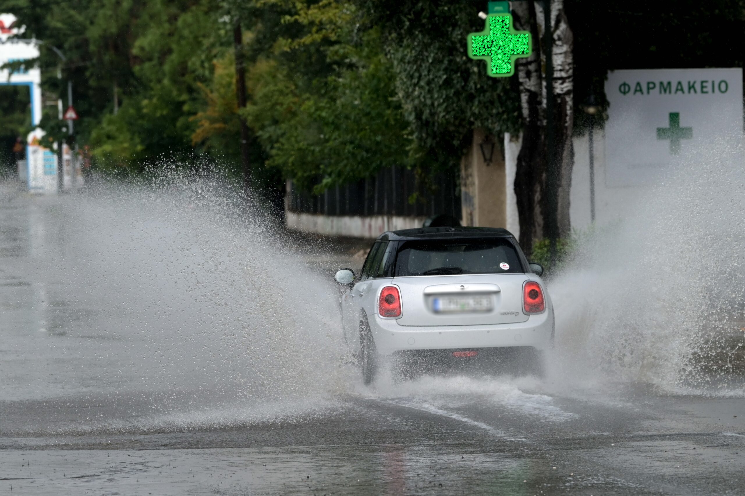 Βροχερός ο καιρός σήμερα – Που θα εκδηλωθούν καταιγίδες