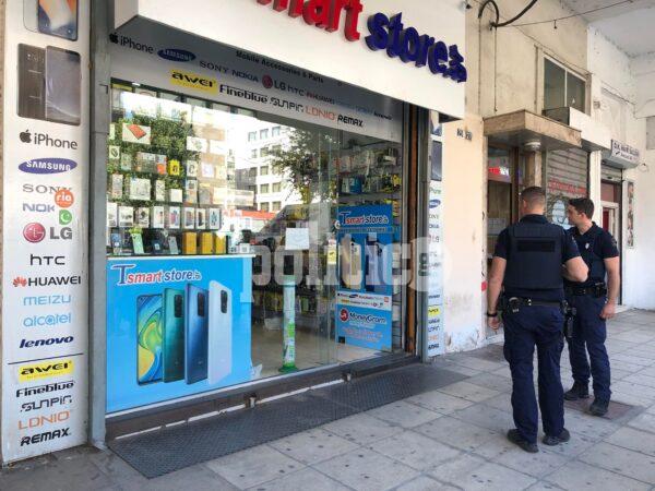 Θεσσαλονίκη: Απόπειρα ληστείας σε κατάστημα - Οι ληστές κατέβασαν τα ρολά και κρατούσαν όμηρο τον υπάλληλο (pics & vid)