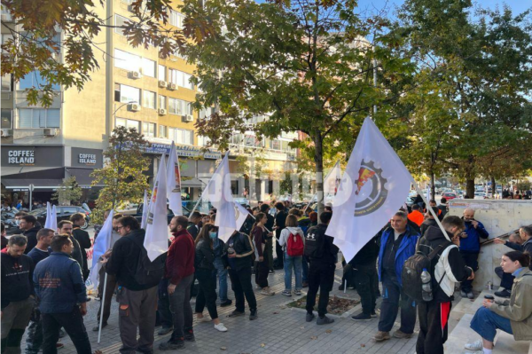 Θεσσαλονίκη: Συγκέντρωση αλληλεγγύης για τους απολυμένους της Μαλαματίνα