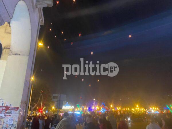 Θεσσαλονίκη: Γέμισε φαναράκια ο ουρανός για τον αποχαιρετισμό του 2022