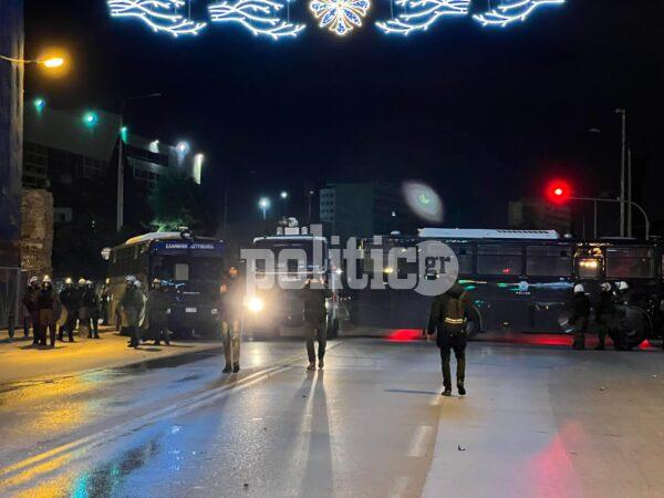 Θεσσαλονίκη: Τουλάχιστον 9 προσαγωγές μετά τα επεισόδια στο κέντρο της πόλης (pics & vids)