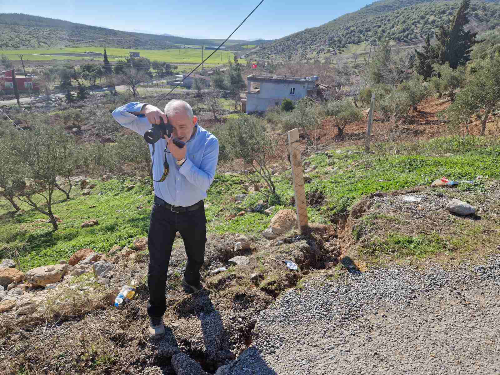 Σεισμός στην Τουρκία: Επιφανειακή διάρρηξη του ρήγματος εντόπισε η ελληνική αποστολή (ΦΩΤΟ) 