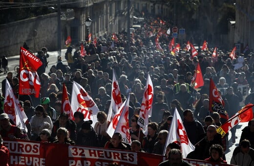 Γαλλία: Και σήμερα ο Μακρόν αντιμέτωπος με χιλιάδες διαδηλωτές για το συνταξιοδοτικό