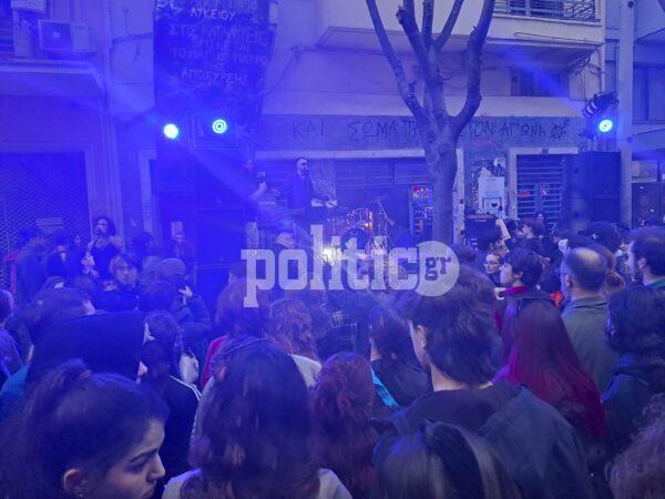 Θεσσαλονίκη: Συναυλία διαμαρτυρίας επί της Εγνατίας από φοιτητές της Σχολής Θεάτρου (ΕΙΚΟΝΕΣ)