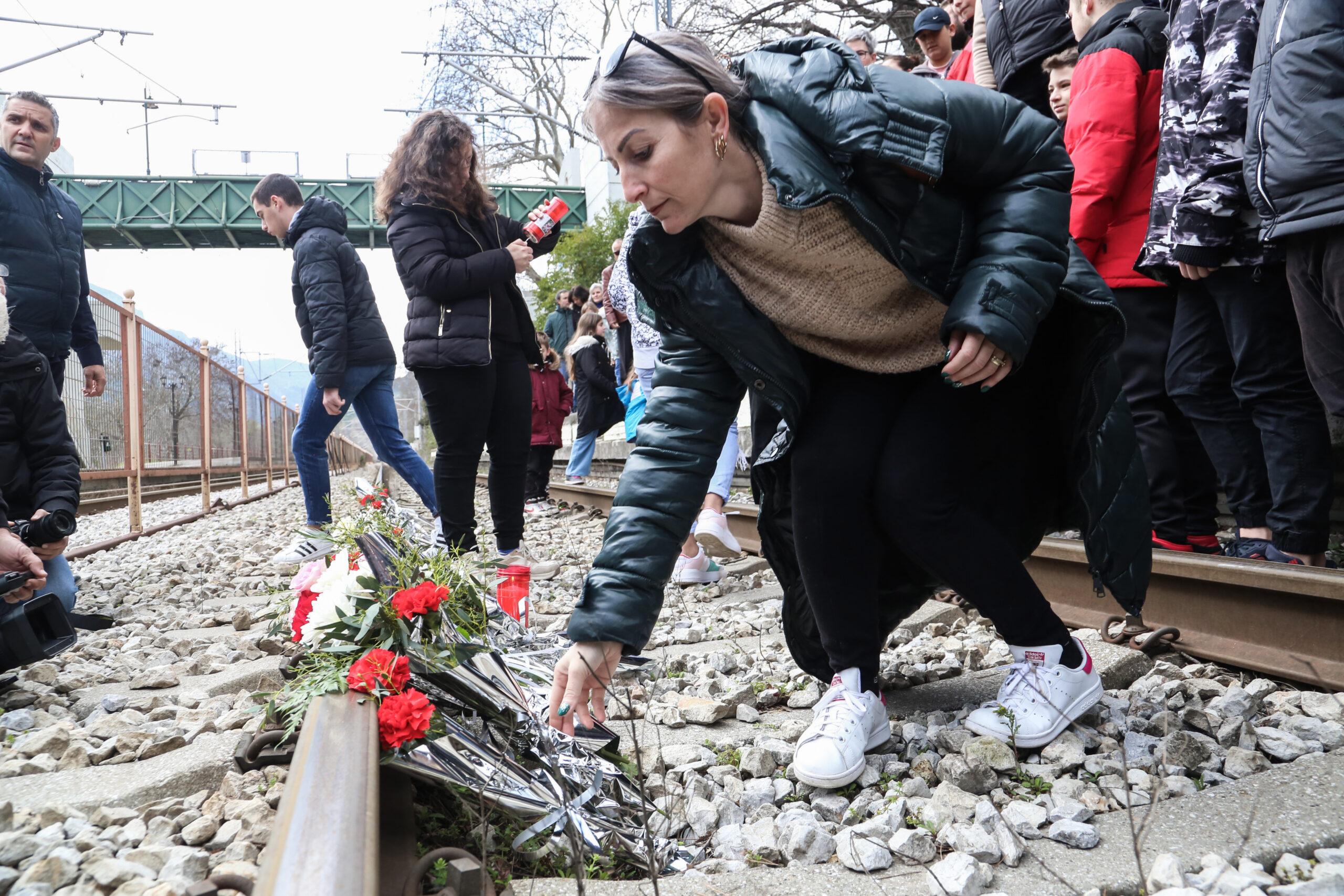 Τέμπη: Το Υπουργείο Εργασίας διευκρινίζει ότι η δημόσια δαπάνη για την κηδεία κάθε θύματος θα είναι 3.500 ευρώ