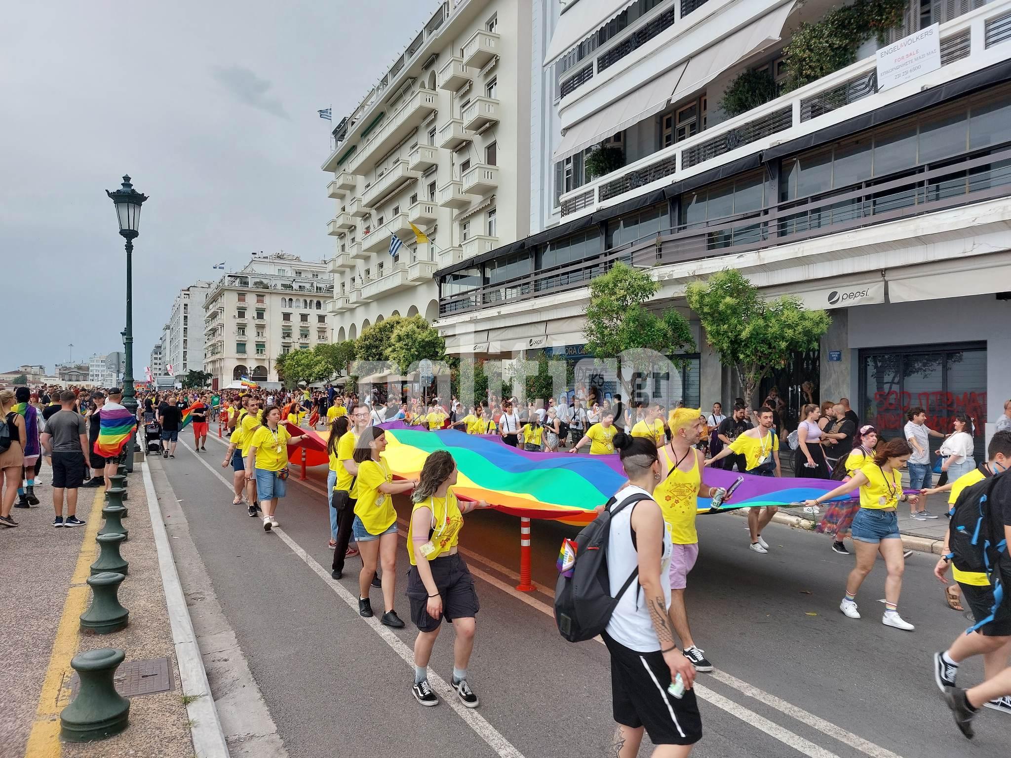 Thessaloniki Pride: Ανήλικοι επιτέθηκαν με πέτρες σε συμμετέχοντες στην «παρέλαση υπερηφάνειας»