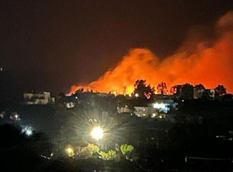 Ρόδος:  Ξέσπασε πυρκαγιά στ’ Αφάντου – Κοντά σε σπίτια οι φλόγες