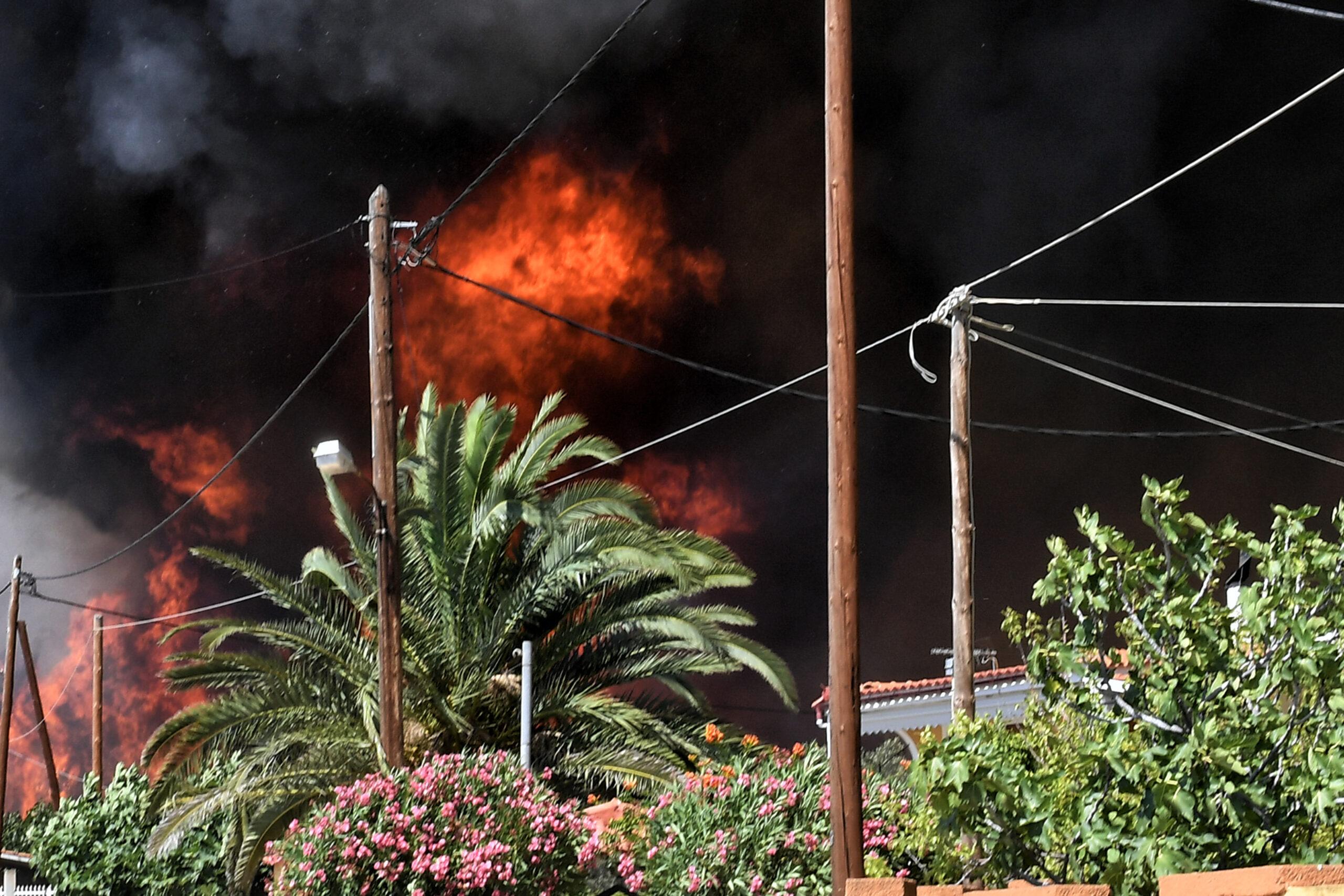 Φωτιά: Ανησυχία για το πύρινο μέτωπο στα Δερβενοχώρια – Σε επιφυλακή για την Πάρνηθα