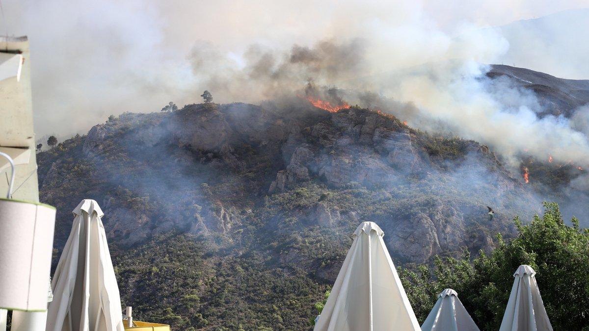 Φωτιά στο Αίγιο: Εντολή εκκένωσης του οικισμού Κάστρο