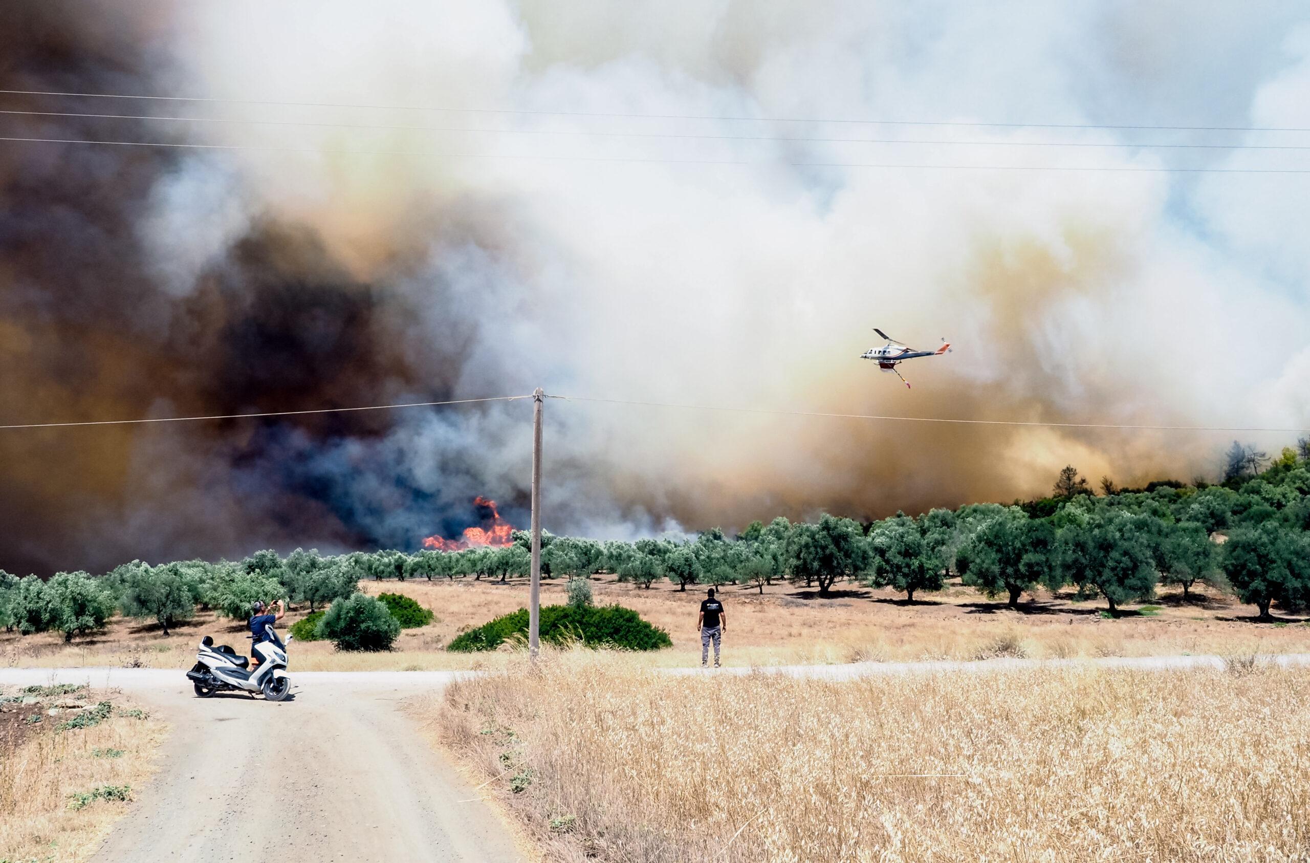 Ροδόπη – Φωτιά: Κινδύνεψε από τις φλόγες το συνεργεία της ΕΡΤ