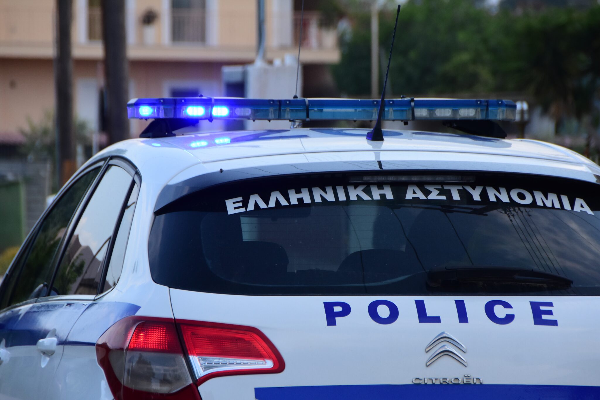 Σοκ στη Θεσσαλονίκη: Άνδρας έπεσε νεκρός από πυρά διερχόμενου οχήματος στη Σταυρούπολη