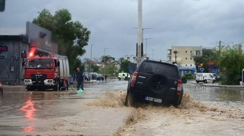 Κακοκαιρία: 288 κλήσεις έλαβε η Πυροσβεστική λόγω ισχυρών βροχοπτώσεων