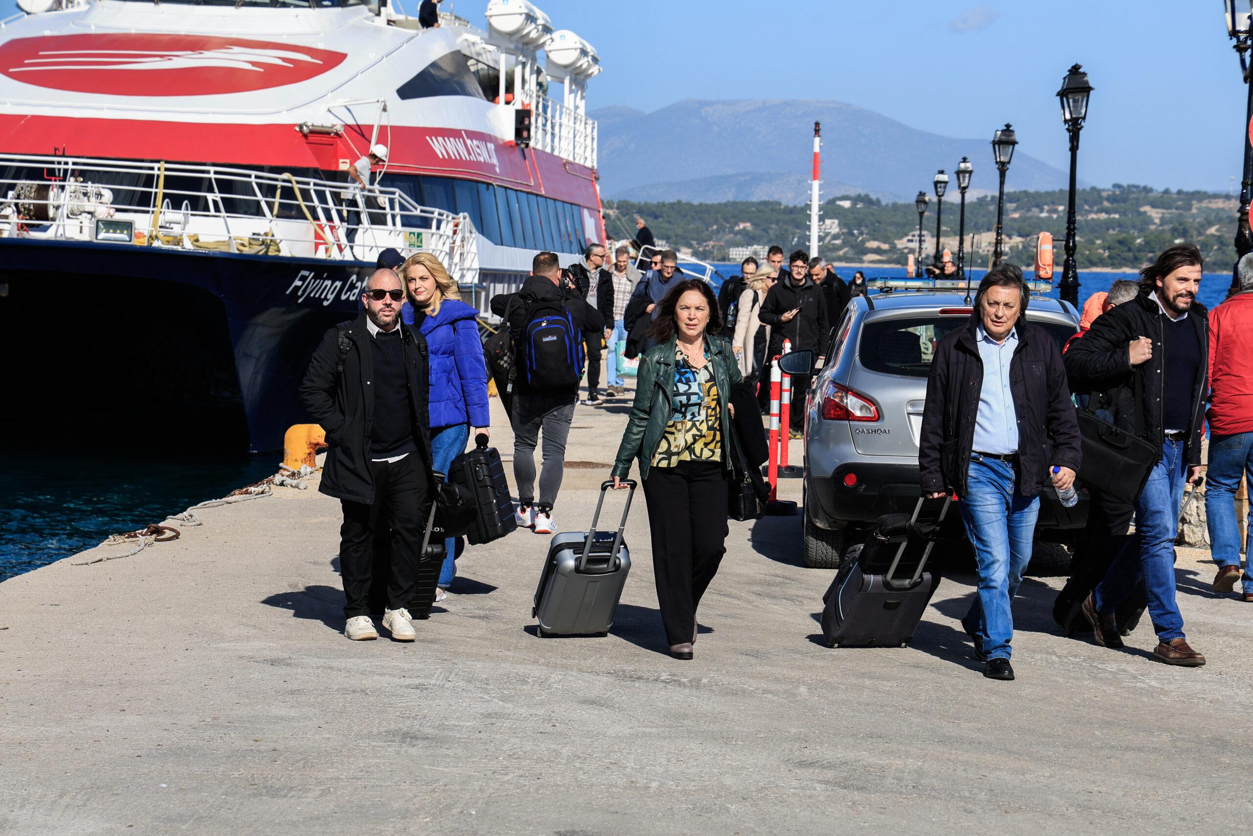 ΣΥΡΙΖΑ: Στις Σπέτσες οι βουλευτές