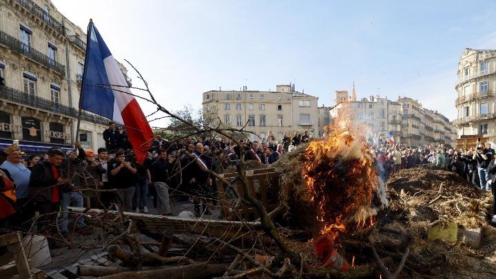 Γαλλία: Μέτρα για τον αγροτικό τομέα ανακοίνωσε ο πρωθυπουργός