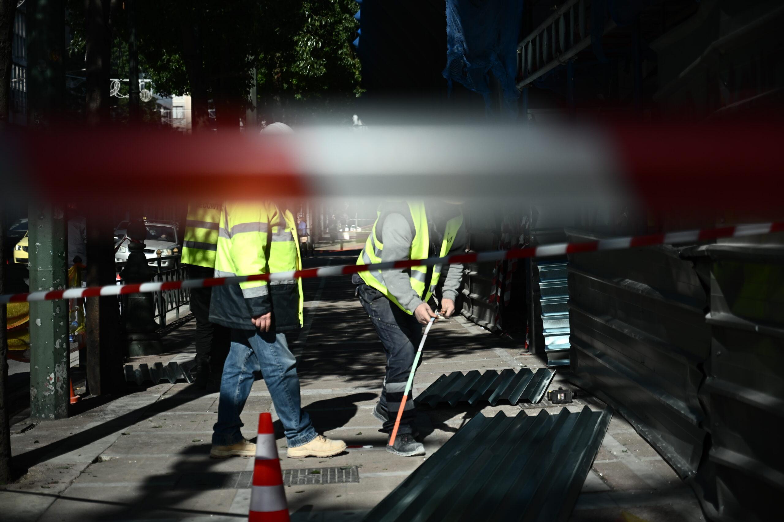 Βίντεο ντοκουμέντο από τη στιγμή της ισχυρής έκρηξης έξω από το υπουργείο Εργασίας