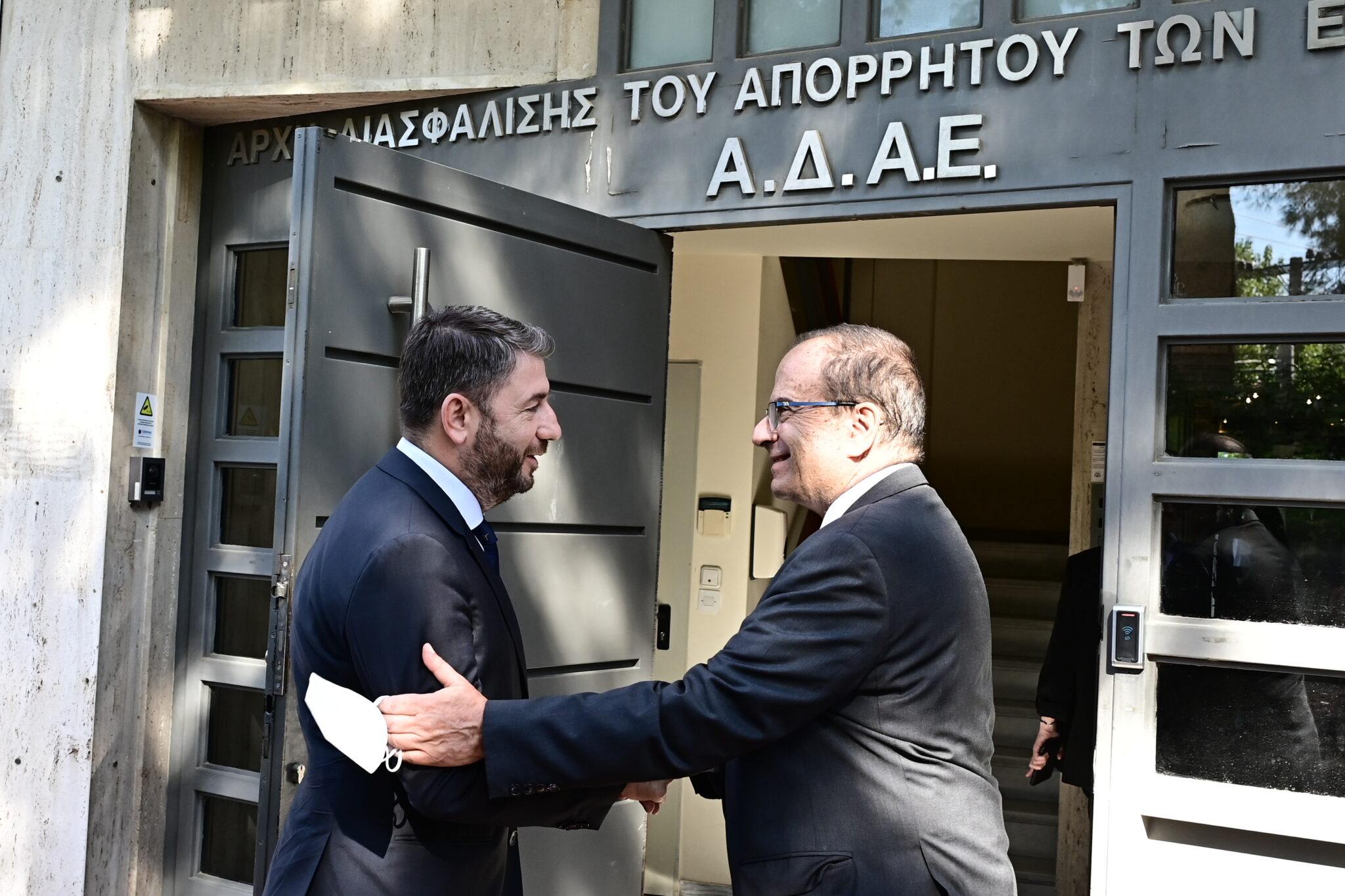 Υποκλοπές: Στην ΑΔΑΕ σήμερα ο Νίκος Ανδρουλάκης