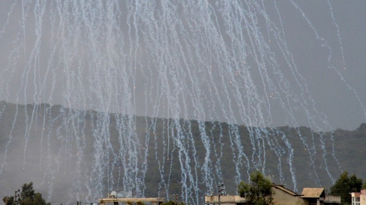 Στέλεχος της Χεζμπολά ανάμεσα στους δυο νεκρούς της επιδρομής του Ισραήλ στον Λίβανο