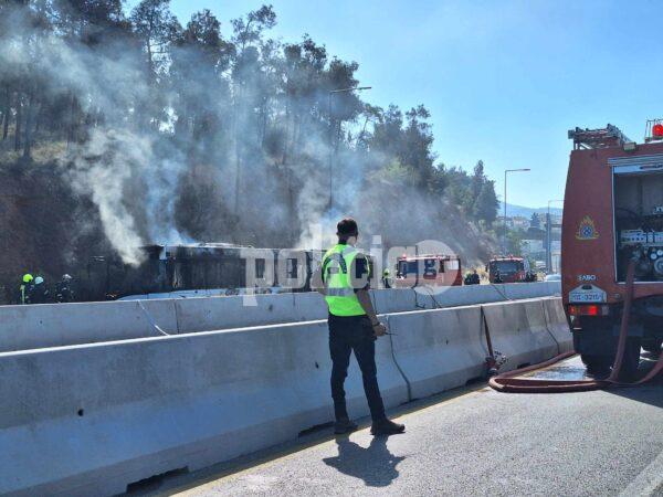 Λεωφορείο του ΟΑΣΘ τυλίχτηκε στις φλόγες στον Περιφερειακό της Θεσσαλονίκης