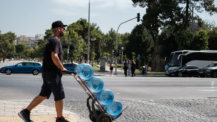 10 μέτρα για την προστασία των εργαζομένων από τη θερμική καταπόνηση, υπό συνθήκες καύσωνα