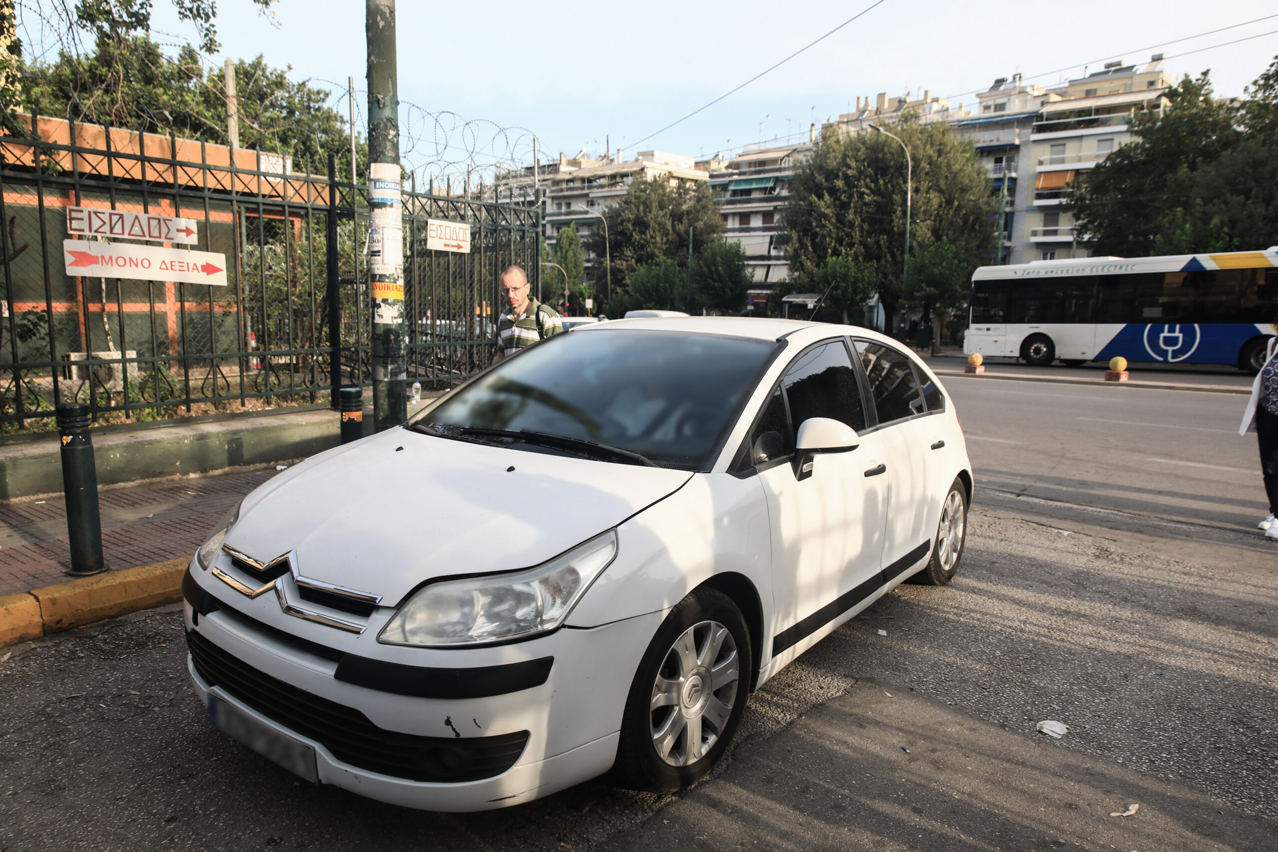 Απολογήθηκε ο γνωστός ποινικολόγος για τον ξυλοδαρμό της συζύγου | Αναμένεται η απόφαση