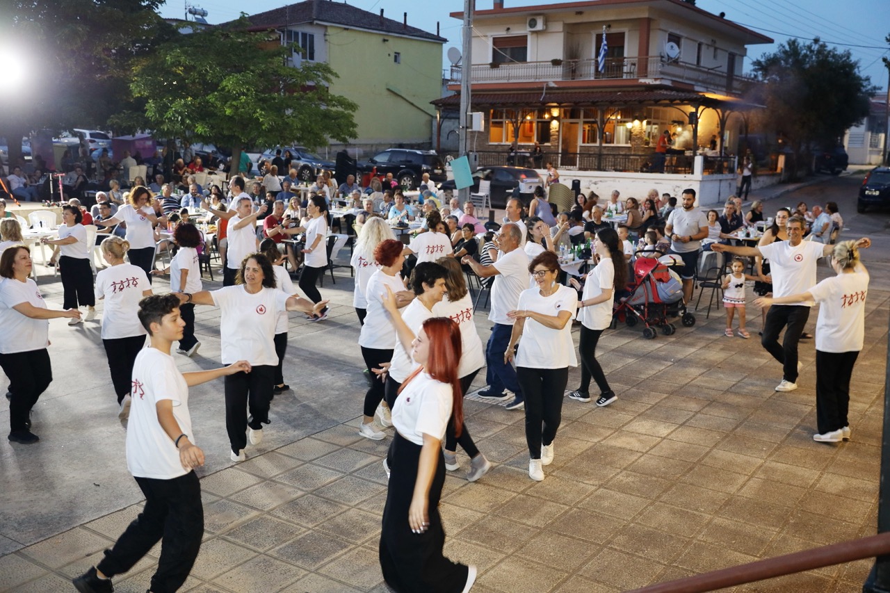 Δ. Ωραιοκάστρου – Πολιτιστικός Σύλλογος Ν. Φιλαδέλφειας: Η μοναδική ομορφιά των παραδοσιακών χορών αναδείχθηκε στο 6ο Αντάμωμα Χορευτικών