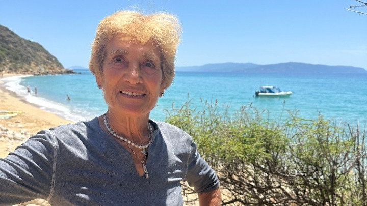 Αναστασία Γερολυμάτου, η 85χρονη «surfer της Κεφαλλονιάς»!