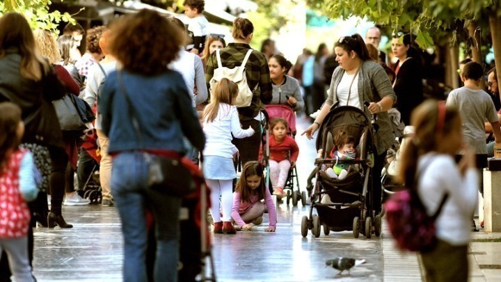 Τα μέτρα για τη στήριξη της οικογένειας και την προστασία της μητρότητας – Δηλώσεις της Νίκης Κεραμέως και της Σοφίας Ζαχαράκη στο ΑΠΕ-ΜΠΕ