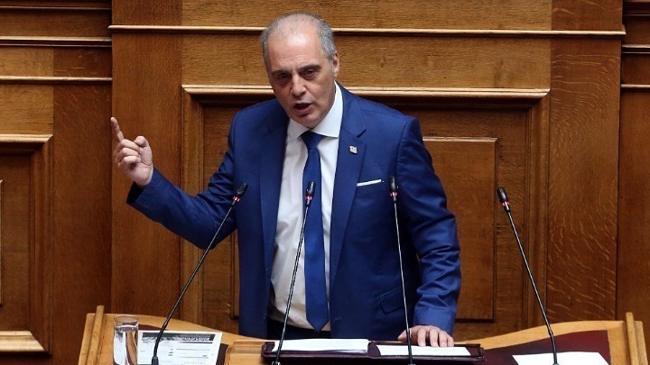 Κυρ. Βελόπουλος: Καταγγέλλει την κυβέρνηση για διαφθορά και σπατάλη δημοσίου χρήματος