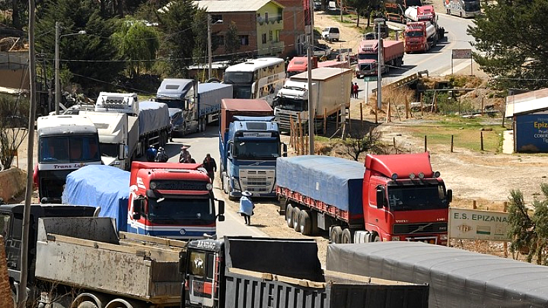 Διαδηλώσεις στη Βολιβία: Χιλιάδες βυτιοφόρα αποκλεισμένα λόγω πολιτικής αστάθειας