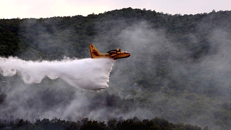 Πυρκαγιά στο Παγγαίο: Ελεγχόμενη κατάσταση με εναέρια μέσα να επιχειρούν