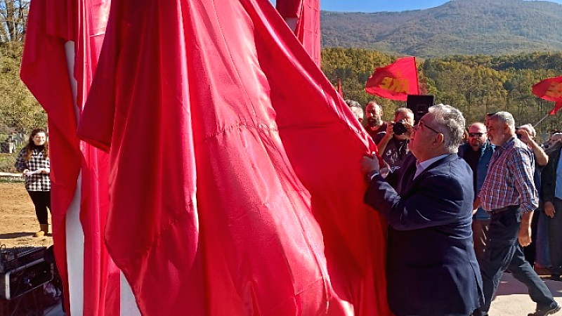 Αποκαλυπτήριο μνημείου για τους ήρωες του ΔΣΕ στο χωριό Κώττας από το ΚΚΕ – Δ. Κουτσούμπας: Μια οφειλόμενη τιμή στους αγωνιστές