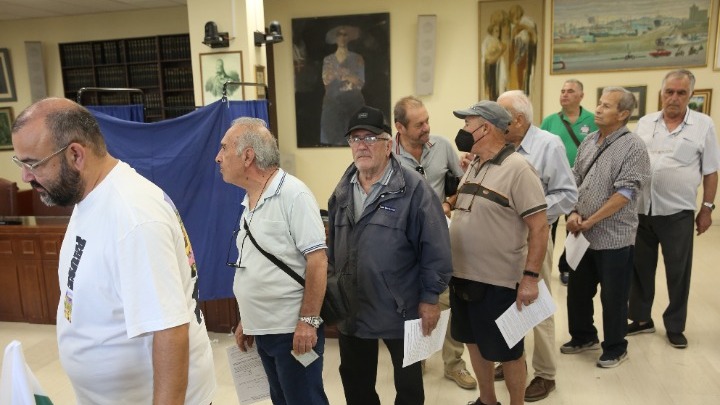 Αυξημένη συμμετοχή στις εσωκομματικές εκλογές του ΠΑΣΟΚ-Κινάλ με 65.671 ψήφους έως τις 11 το πρωί