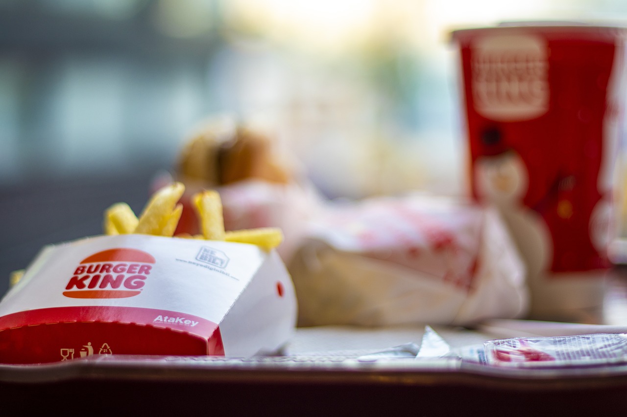 Η Burger King προσελκύει εκατομμύρια πελάτες από τους McDonald’s με μία καινοτόμο στρατηγική στο Twitter