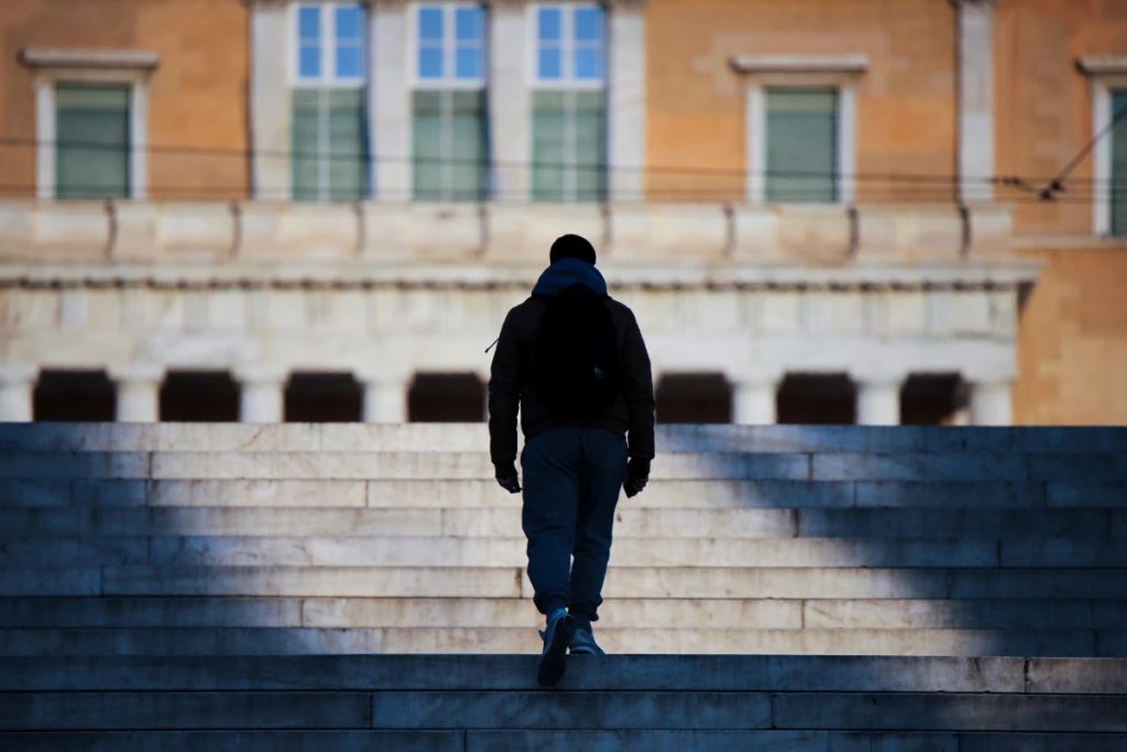 Παγκόσμια Ημέρα Φτώχειας: Η Ελλάδα παραμένει στο χείλος της φτώχειας στην Ευρώπη