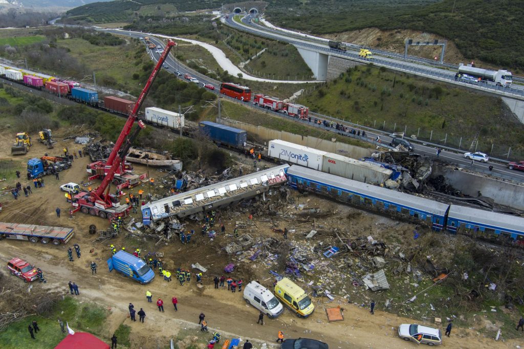 Ζητούν ανάλυση 19 μήνες μετά τη δημοσιοποίηση βίντεο για την τραγωδία των Τεμπών