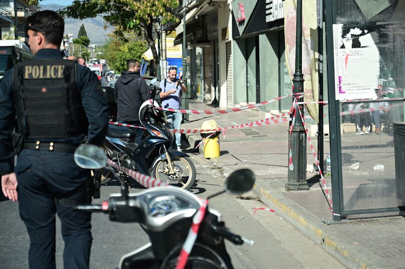 Άγιοι Ανάργυροι: Πέντε ολόκληρα κομμάτια σοβά χτύπησαν στο κεφάλι την 14χρονη